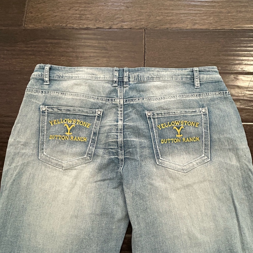 Yellowstone Dutton Ranch Jeans Womens XXL 37 Waist Boot Cut Denim White Washed